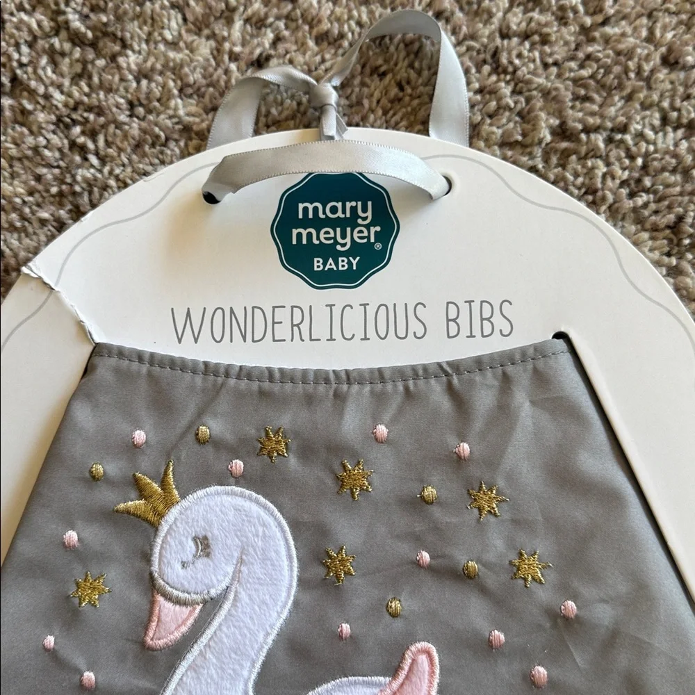Mary Meyer Baby wonderlicious itsy glitzy swan bib set